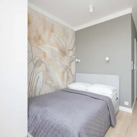 Swiatowida Modern With Balcony & Parking In By Renters *